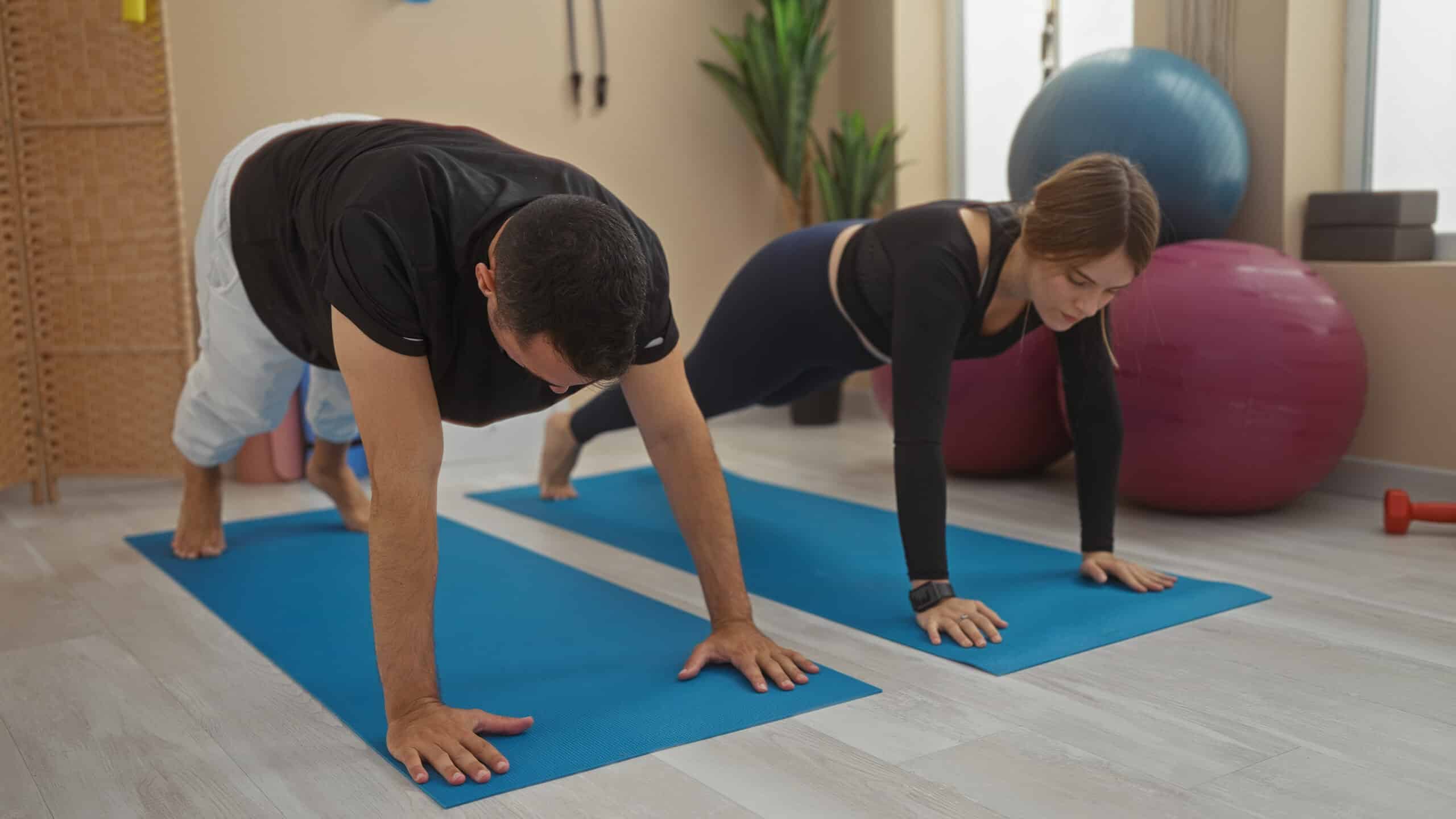 pilates pour muscler le bras : planche dynamique